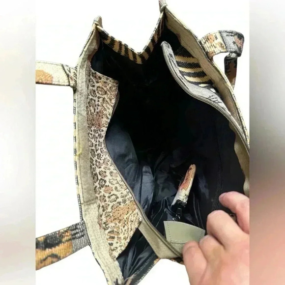 Jade Jungle Safari Tapestry Tote Bag - Picture 12 of 14